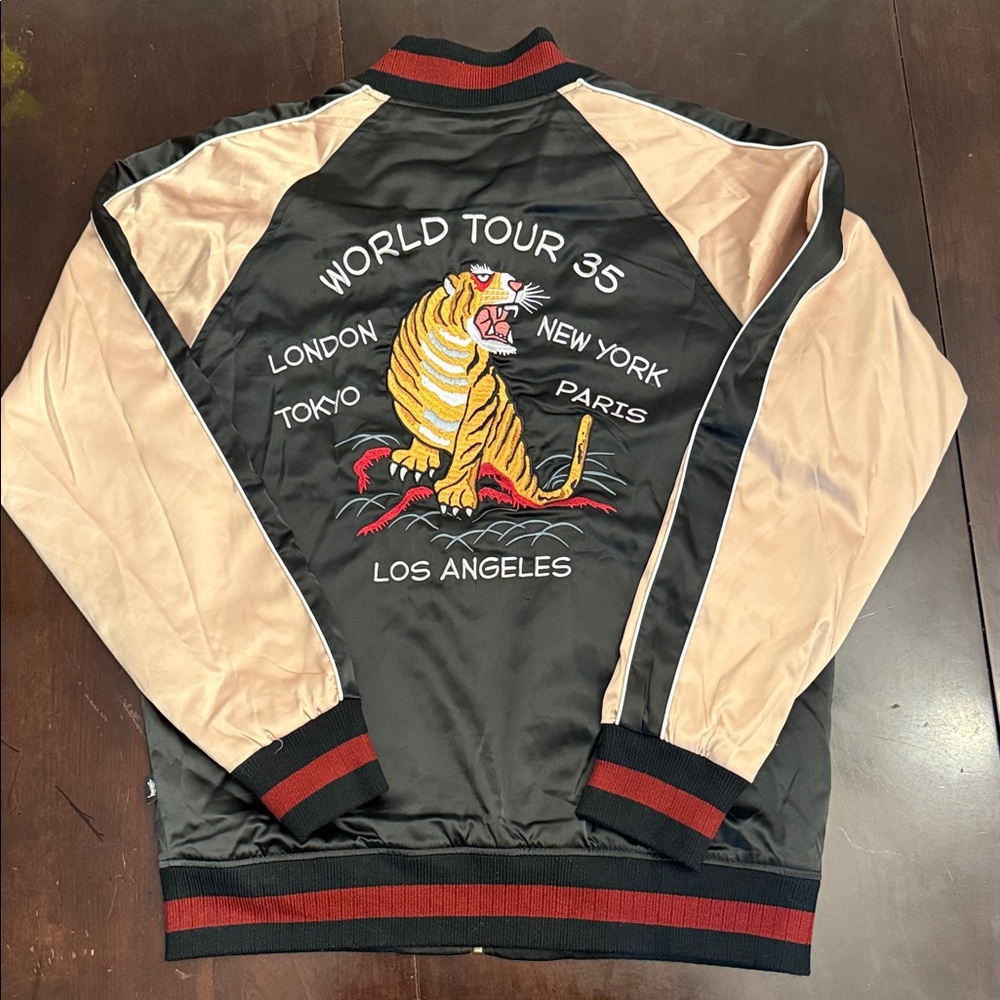 NWT urban outfitters Stüssy Black and Tan Embroidered Bomber Jacket size M